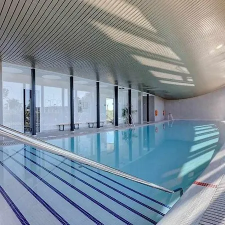 Apartment Edge Luxury Beachfront 3br, 3 Pools, Spa, Gym *