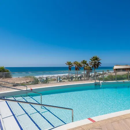Edge Luxury Beachfront 3br, 3 Pools, Spa, Gym Apartment *