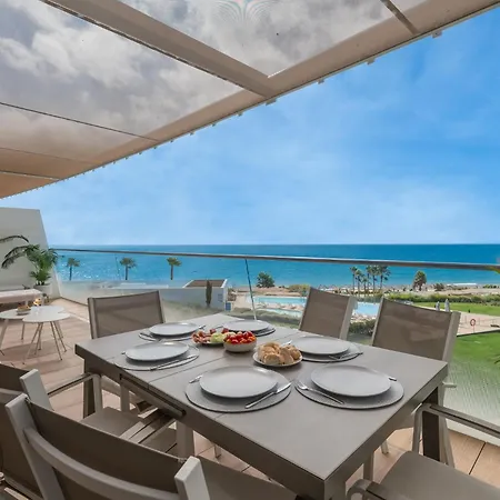 Apartment Edge Luxury Beachfront 3br, 3 Pools, Spa, Gym *