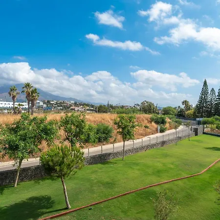 Edge Luxury Beachfront 3br, 3 Pools, Spa, Gym Apartment