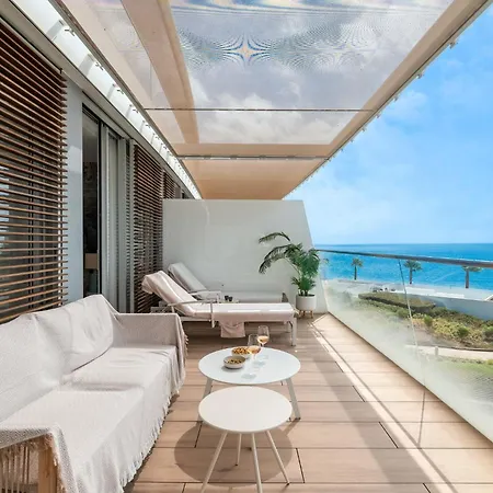 Edge Luxury Beachfront 3br, 3 Pools, Spa, Gym *